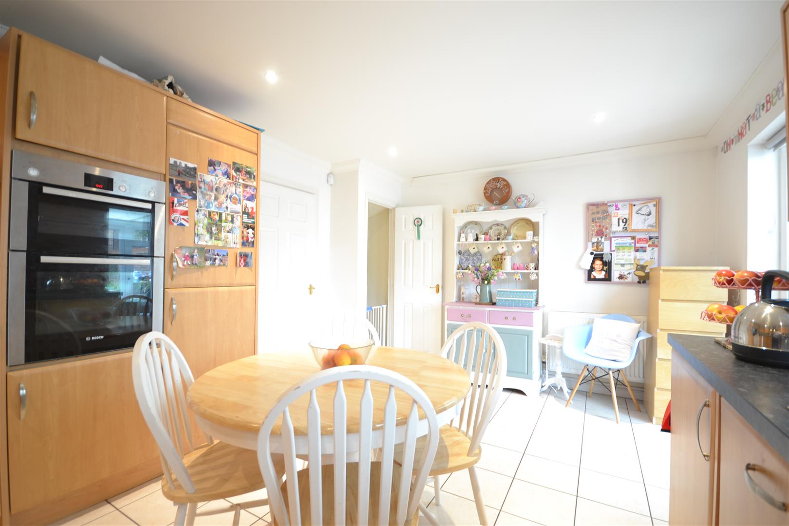 KITCHEN/ DINER